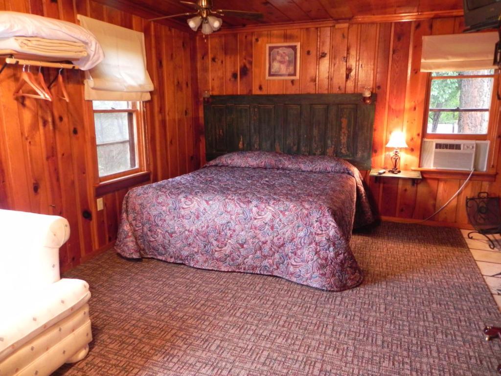 Apache Village Cabins Ruidoso Room photo