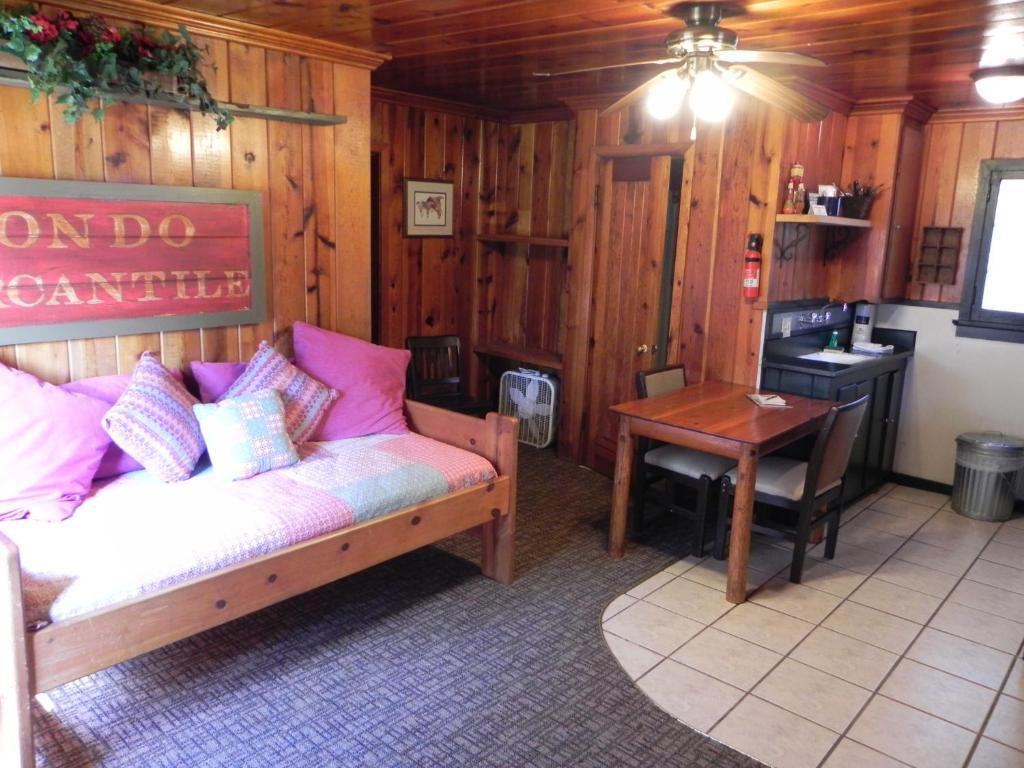 Apache Village Cabins Ruidoso Room photo